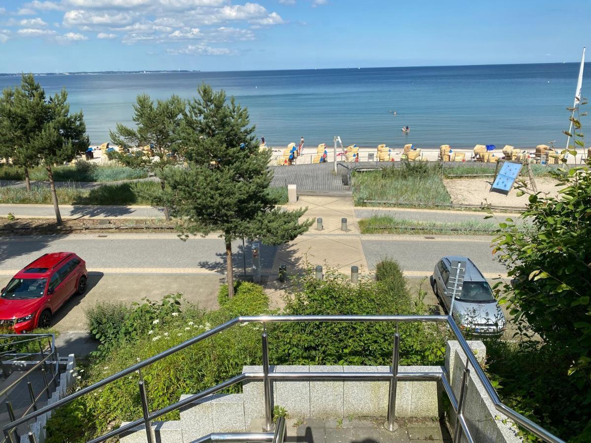 Moderne 3-Zi-Wohnung mit Meerblick direkt am Strand Scharbeutz Exterior foto